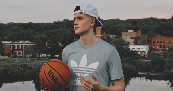 Streetwear – אלו הם 8 מותגי האופנה המזוהים ביותר עם אופנה אורבנית