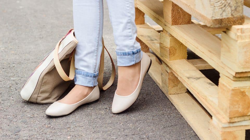 די לסניקרס – 4 נעליים שטוחות שישפרו את הופעתך