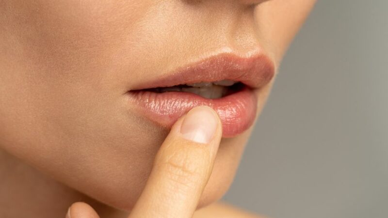 עיבוי שפתיים